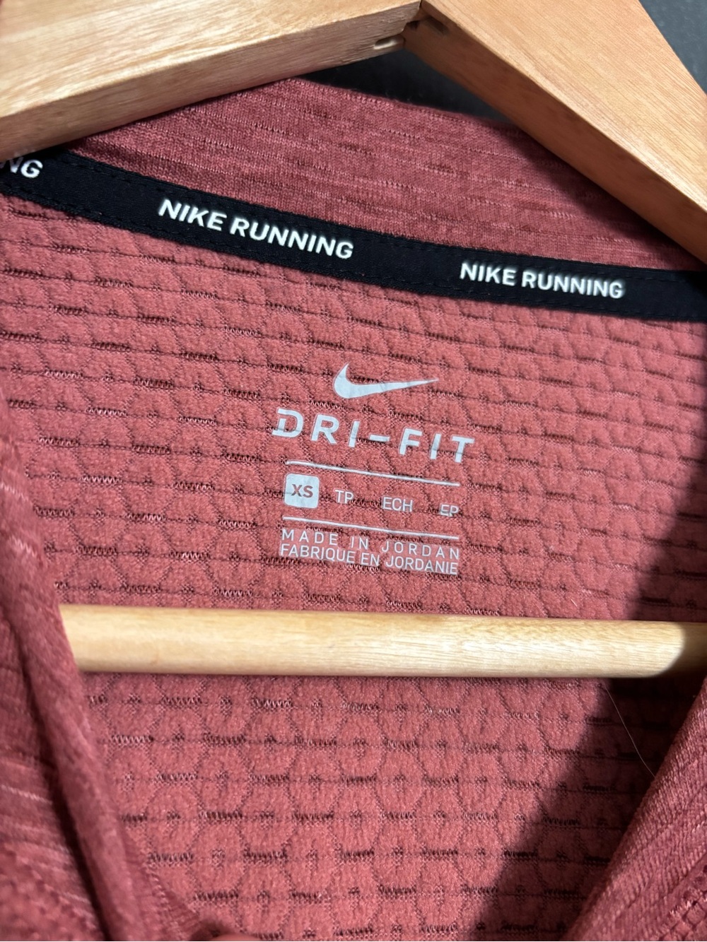 Nike Dri-FIT Marled Rust Red Performance Top - Picture 2 of 3